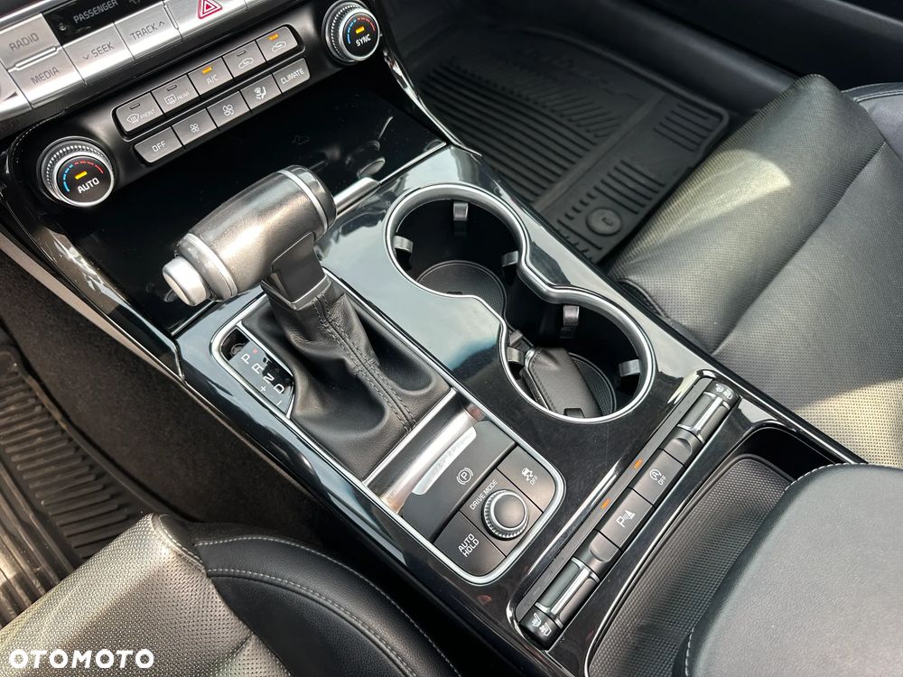 Kia Stinger 2.0 T-GDI L - 35