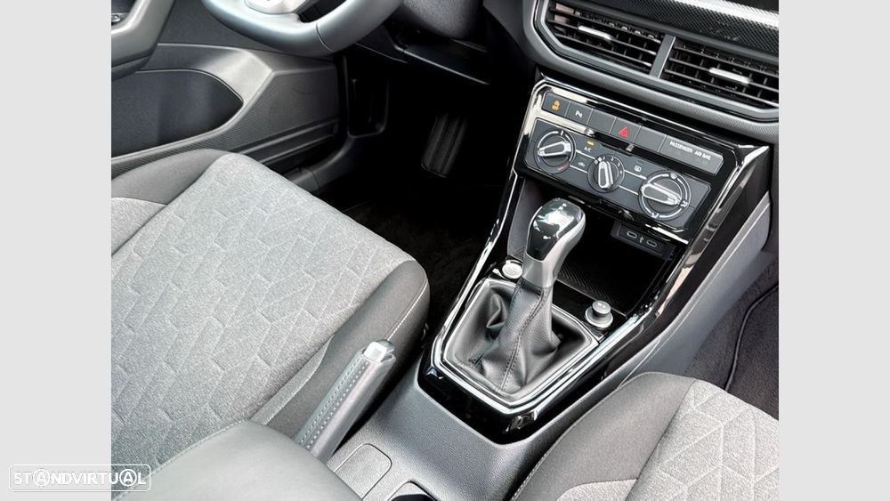 VW T-Cross 1.0 TSI Life DSG - 21