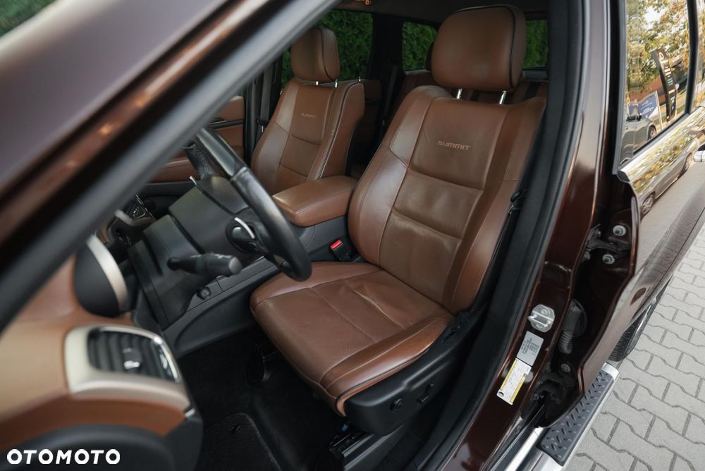 Jeep Grand Cherokee - 12