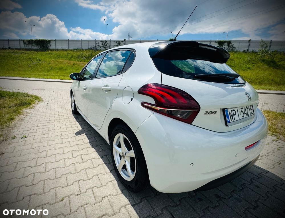 Peugeot 208 - 6