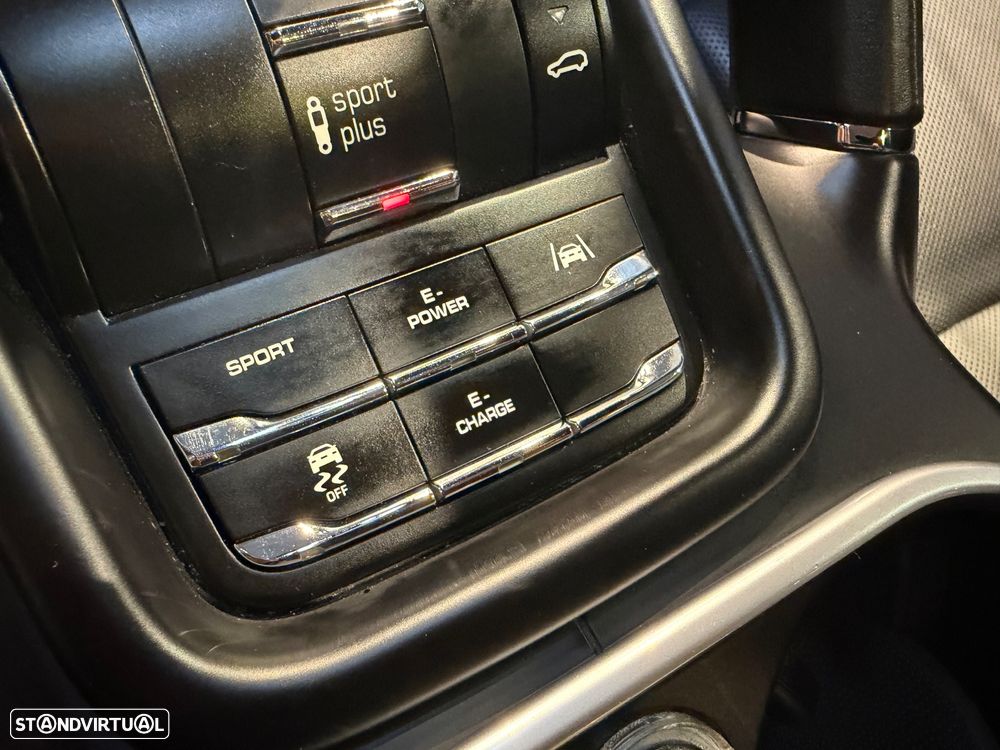 Porsche Cayenne S E-Hybrid Platinum Edition - 48
