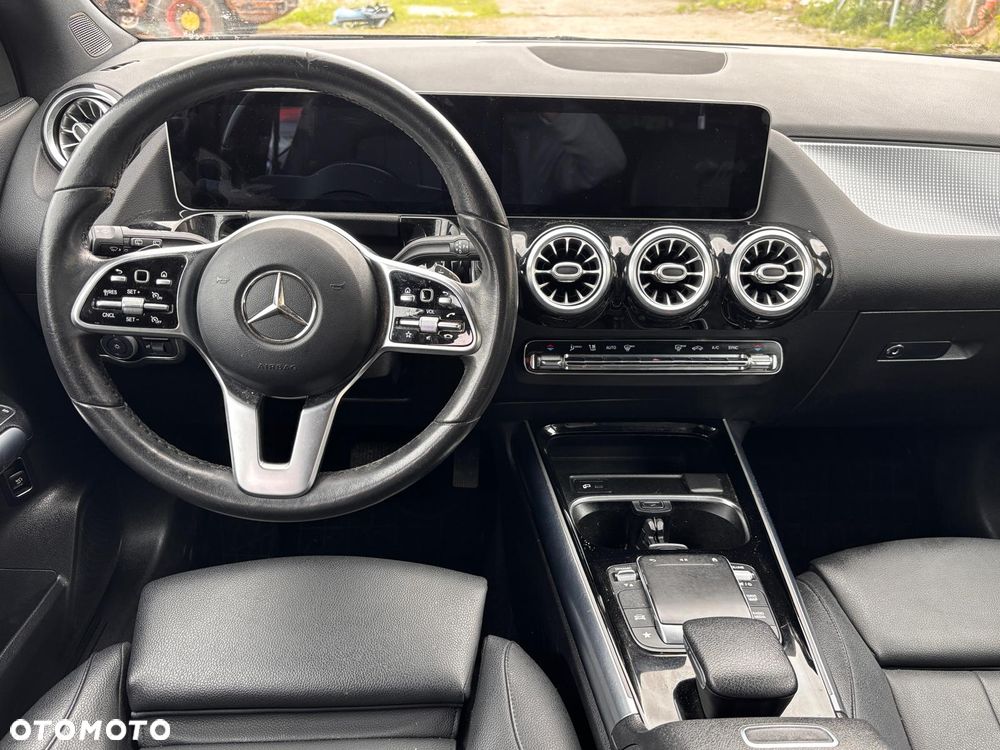Mercedes-Benz GLA 250 4Matic 8G-DCT Special Edition - 9