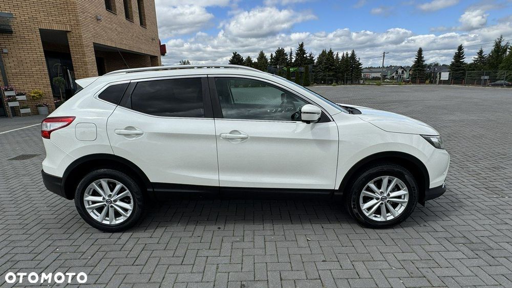 Nissan Qashqai 1.5 dCi TEKNA - 17