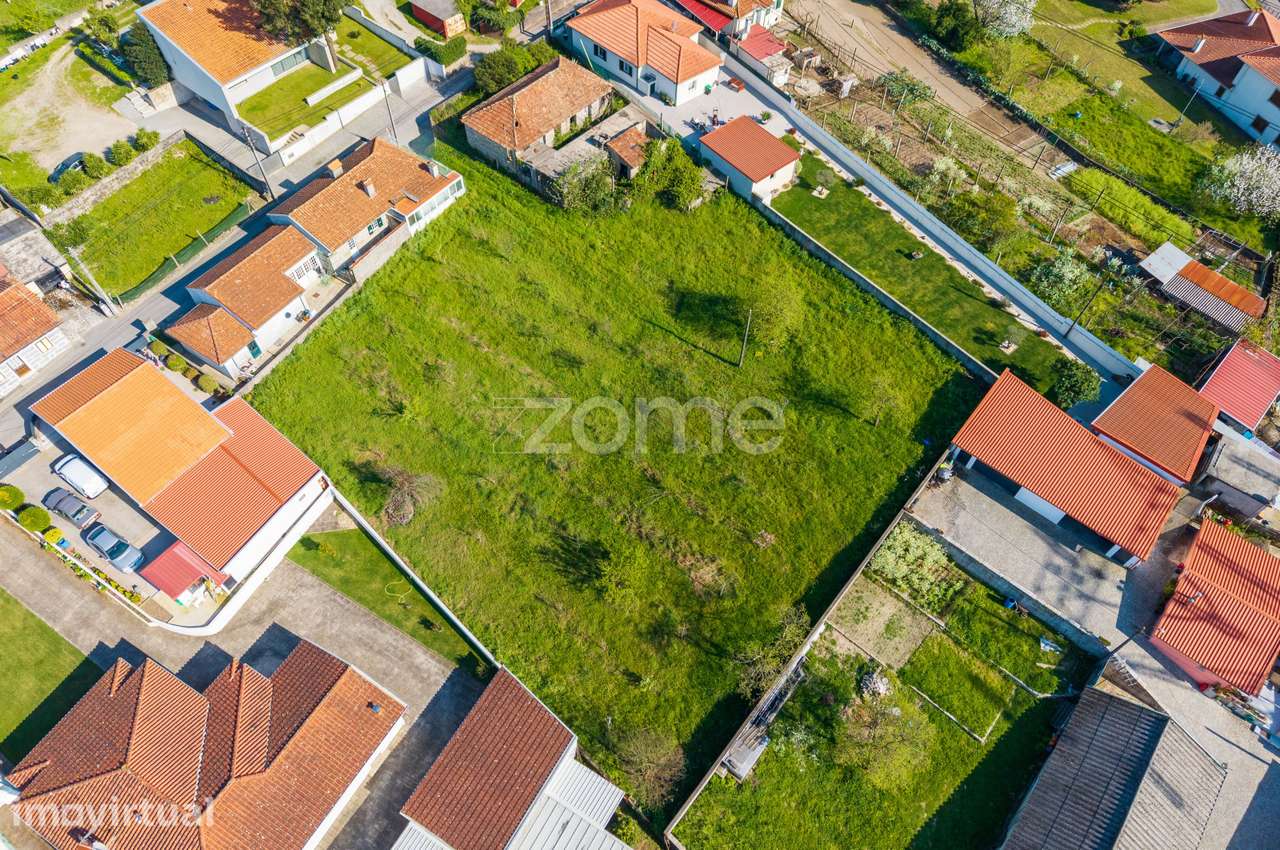 Terreno com 2120m2 em Serzedelo, Guimarães - Grande imagem: 3/8
