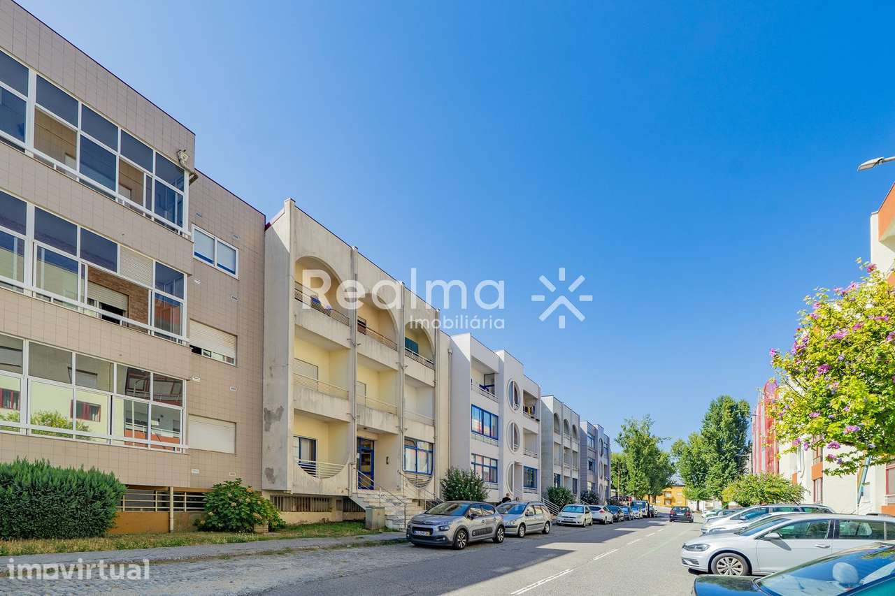 Apartamento T2 Renovado - S.José de S.Lazaro - Grande imagem: 2/37
