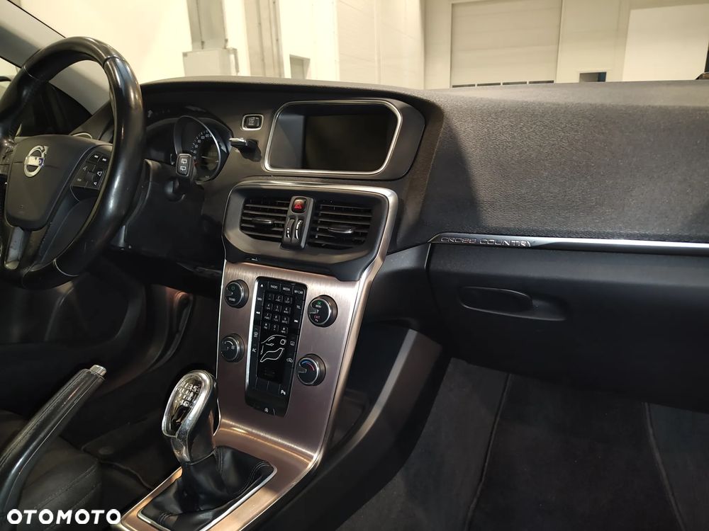 Volvo V40 D2 - 18