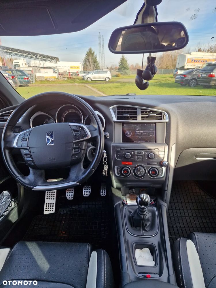 Citroën DS4 THP 200 SportChic - 11
