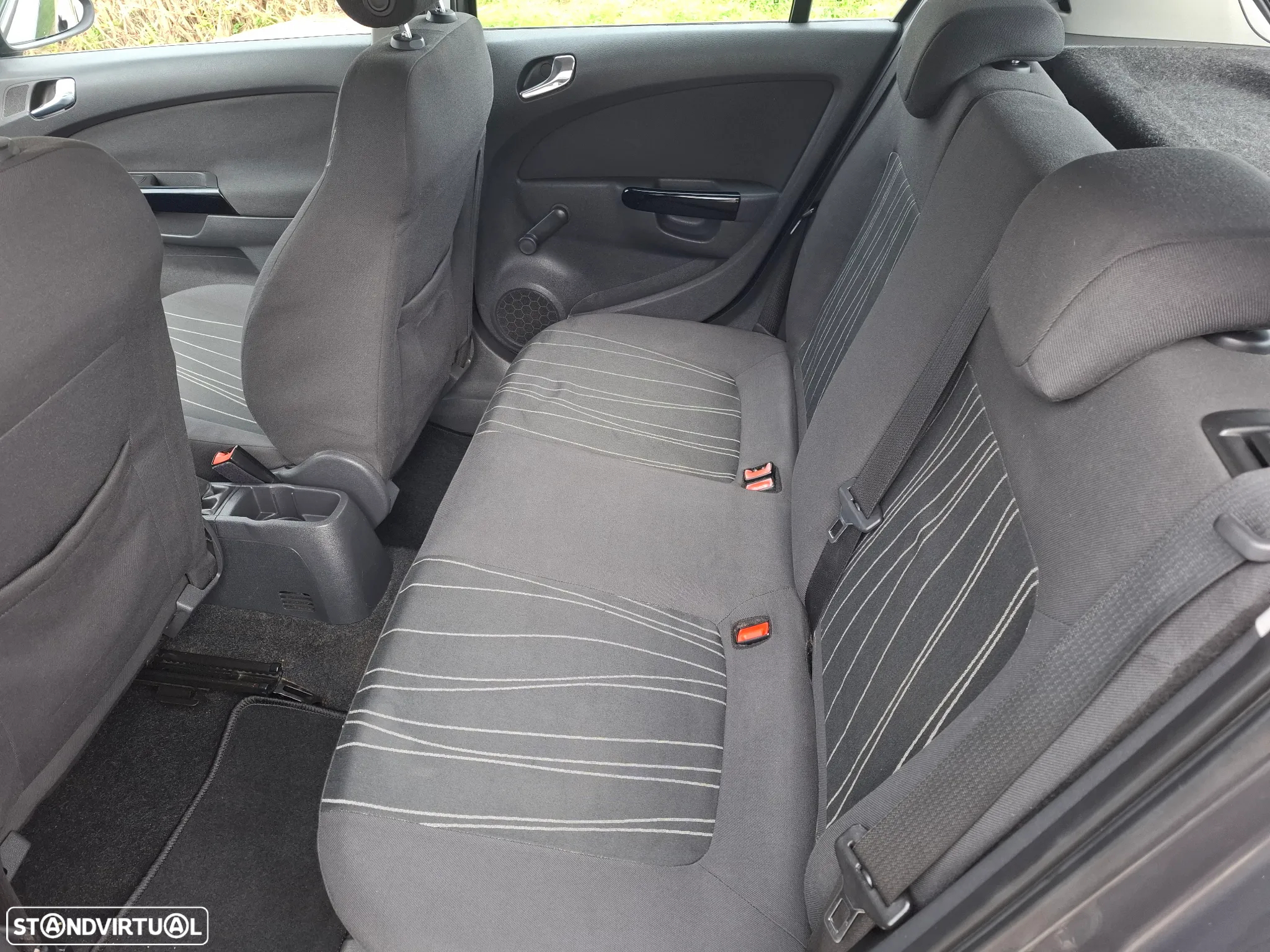 Opel Corsa 1.3 CDTi Enjoy EcoFLEX - 11