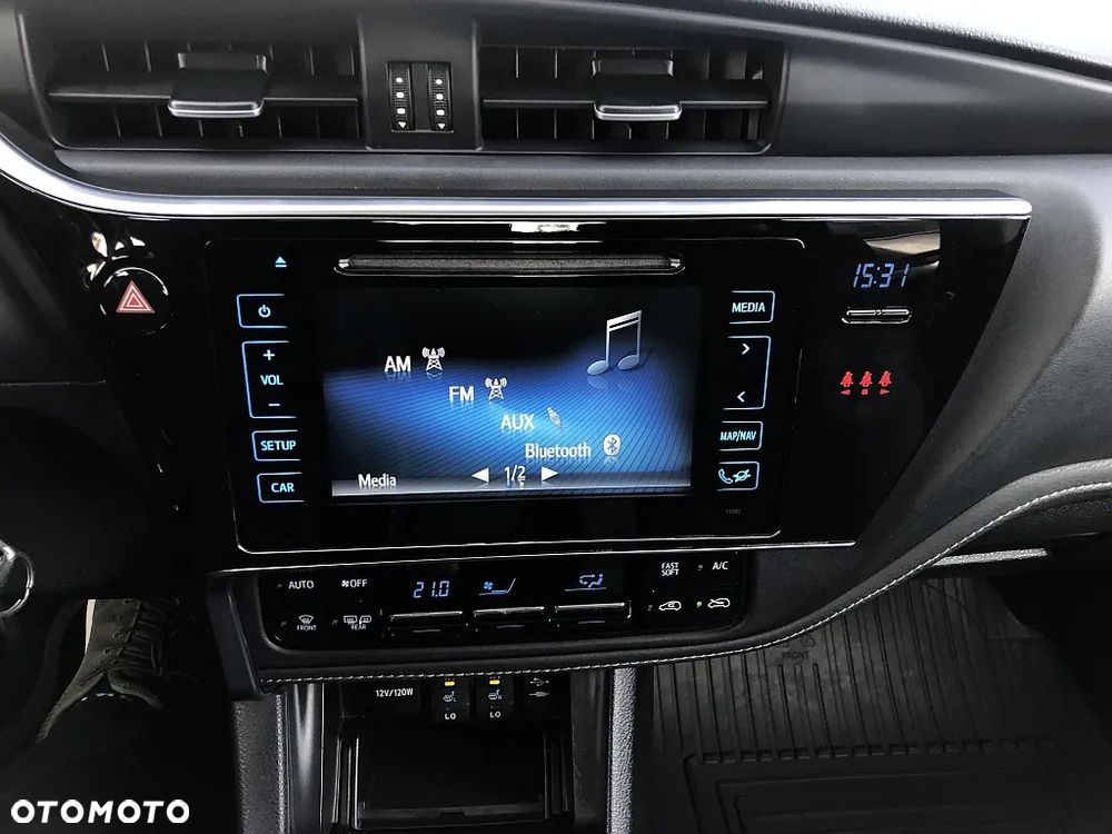 Toyota Auris 1.6 Prestige - 13