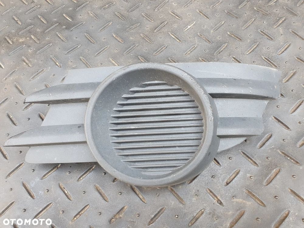 OPEL MERIVA A KRATKA ATRAPA ZDERZAKA HALOGENÓW LEWA PRZEDNIA LEWY PRZÓD 13193540LH - 1