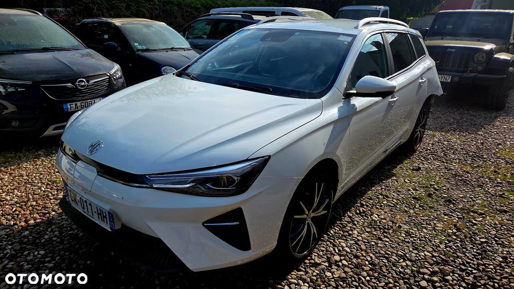 MG 5 Standard Luxury - 2