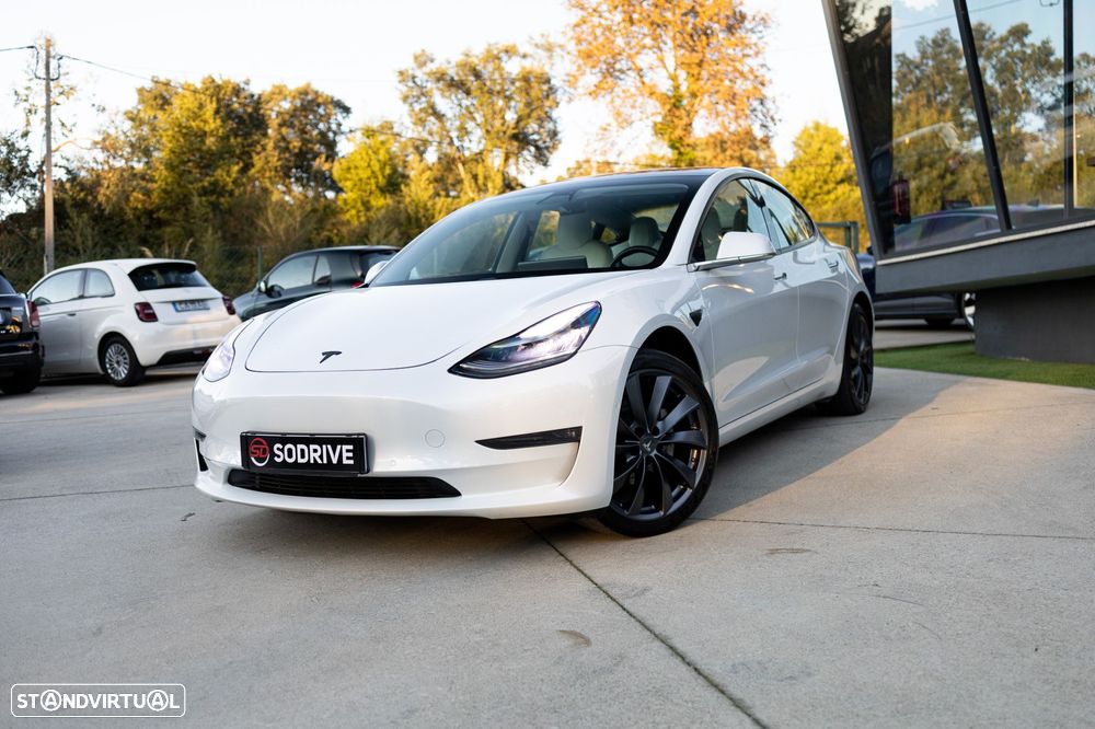 Tesla Model 3 Long-Range Dual Motor AWD - 4