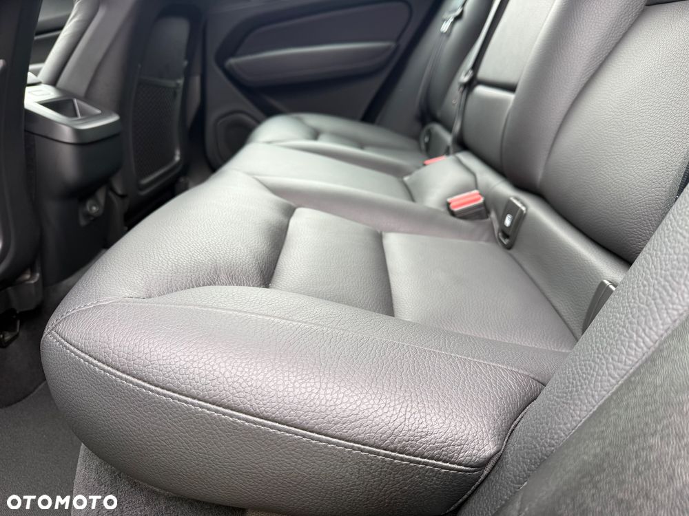 Volvo XC 60 B4 D Ultimate Dark - 41