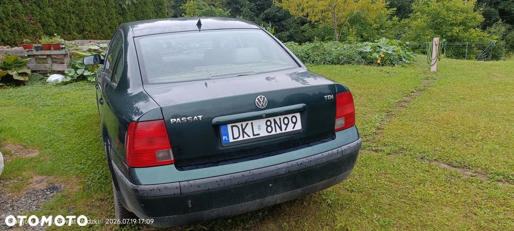 Volkswagen Passat 1.9 TDI Highline - 4