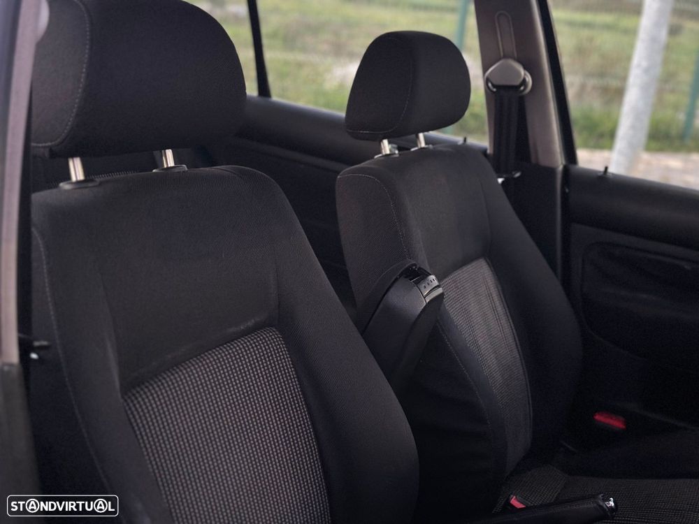 VW Golf 1.6i Confortline AC - 15