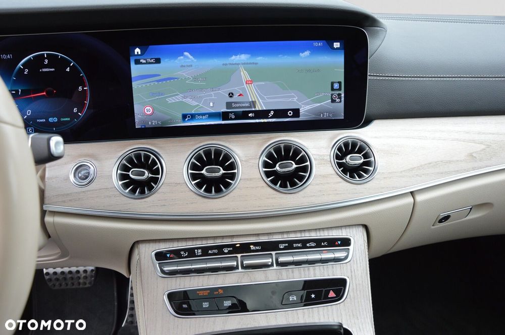 Mercedes-Benz CLS 300 d 4-Matic AMG - 19