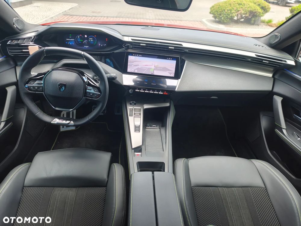 Peugeot 408 1.6 Plug-In Hybrid 225 GT E-DCS7 - 34
