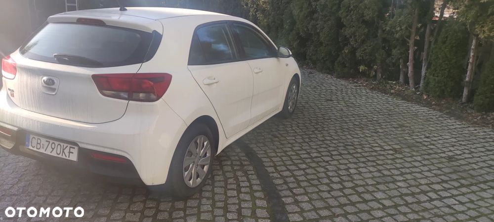 Kia Rio 1.4 M - 4