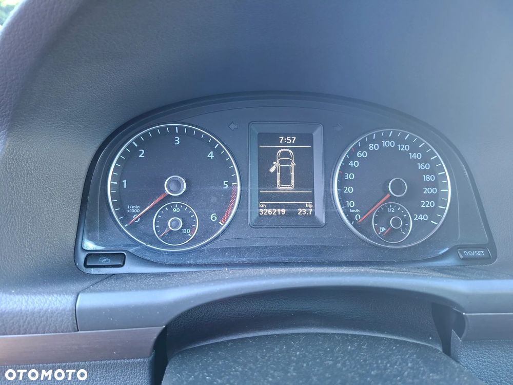 Volkswagen Touran 1.6 TDI DPF BlueMot Comfortline - 8