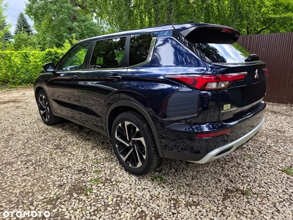 Mitsubishi Outlander - 5