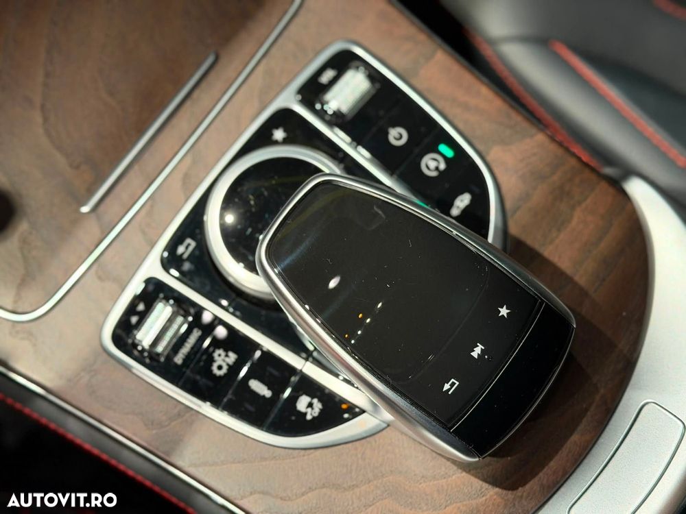 Mercedes-Benz GLC - 33