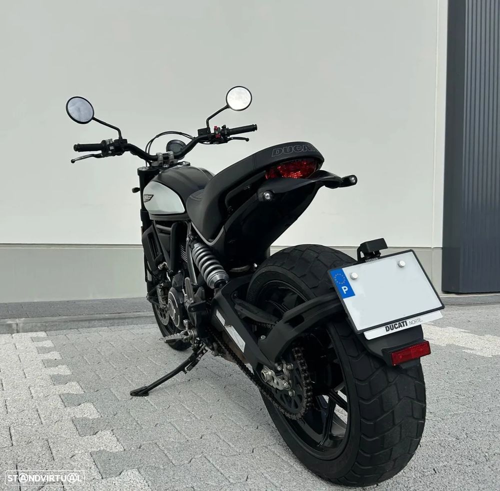Ducati Scrambler 800 Icon Dark - 4