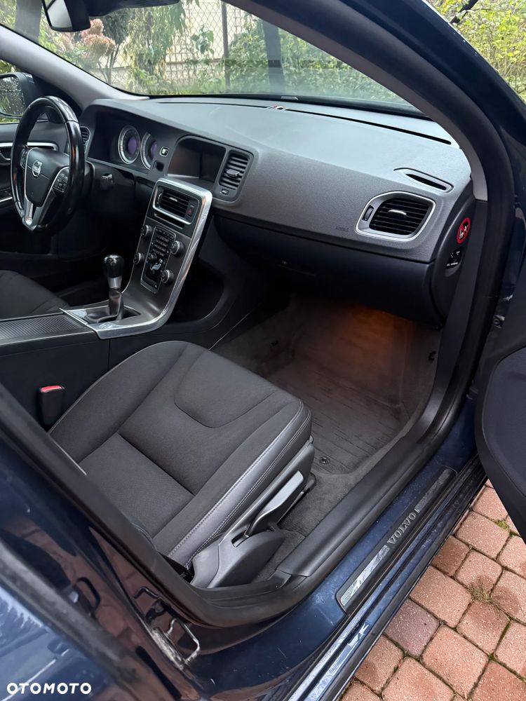 Volvo S60 D3 Momentum - 6