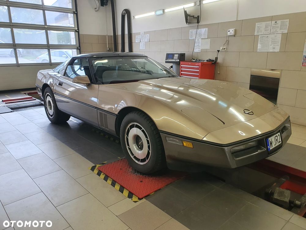 Chevrolet Corvette - 17