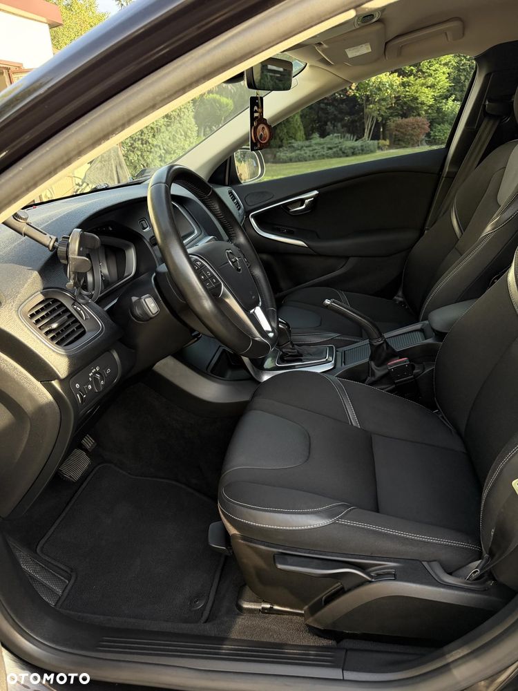 Volvo V40 T3 Drive-E Momentum - 11