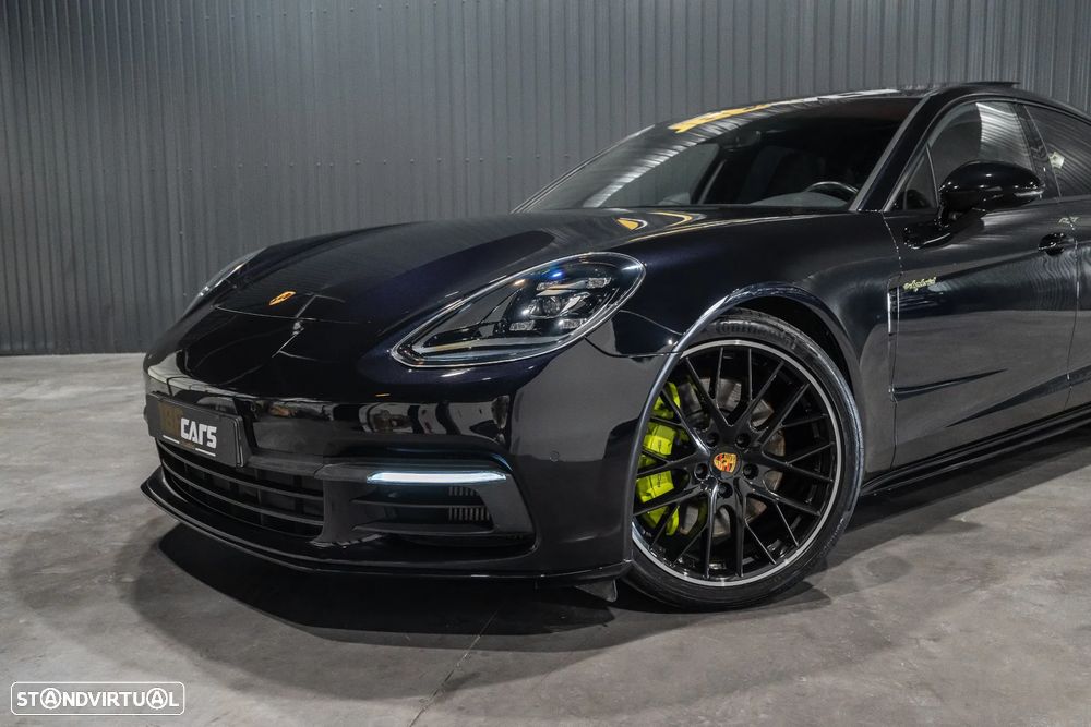 Porsche Panamera 4 E-Hybrid Platinum Edition - 38