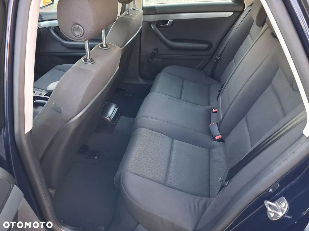 Audi A4 Limousine - 20