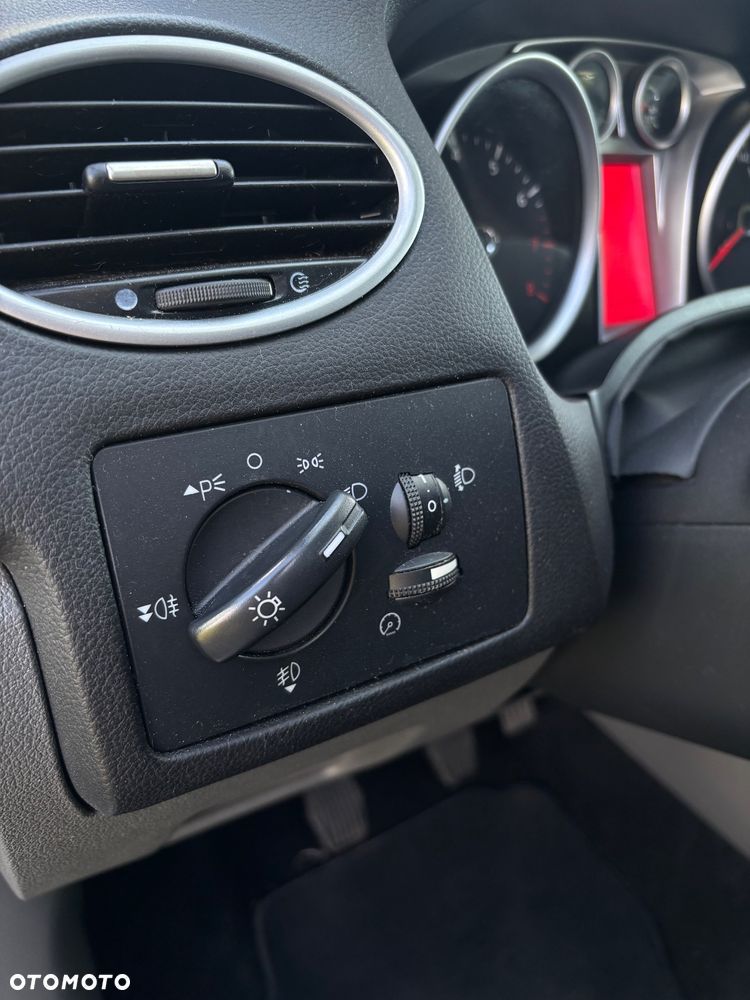Ford Focus 1.6 Titanium - 8