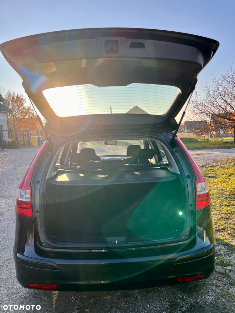 Hyundai i30 1.4 Classic + - 12