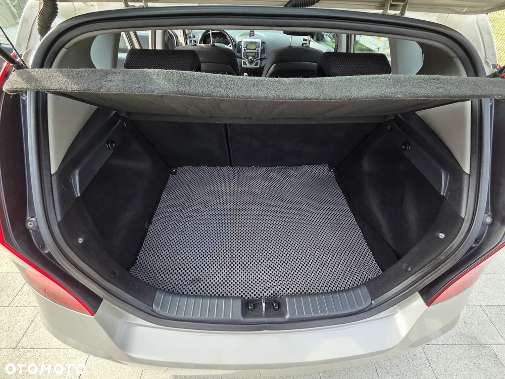 Hyundai i30 1.6 CRDi Comfort - 19