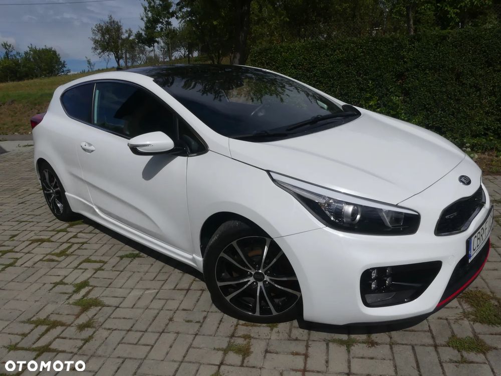 Kia Ceed - 11