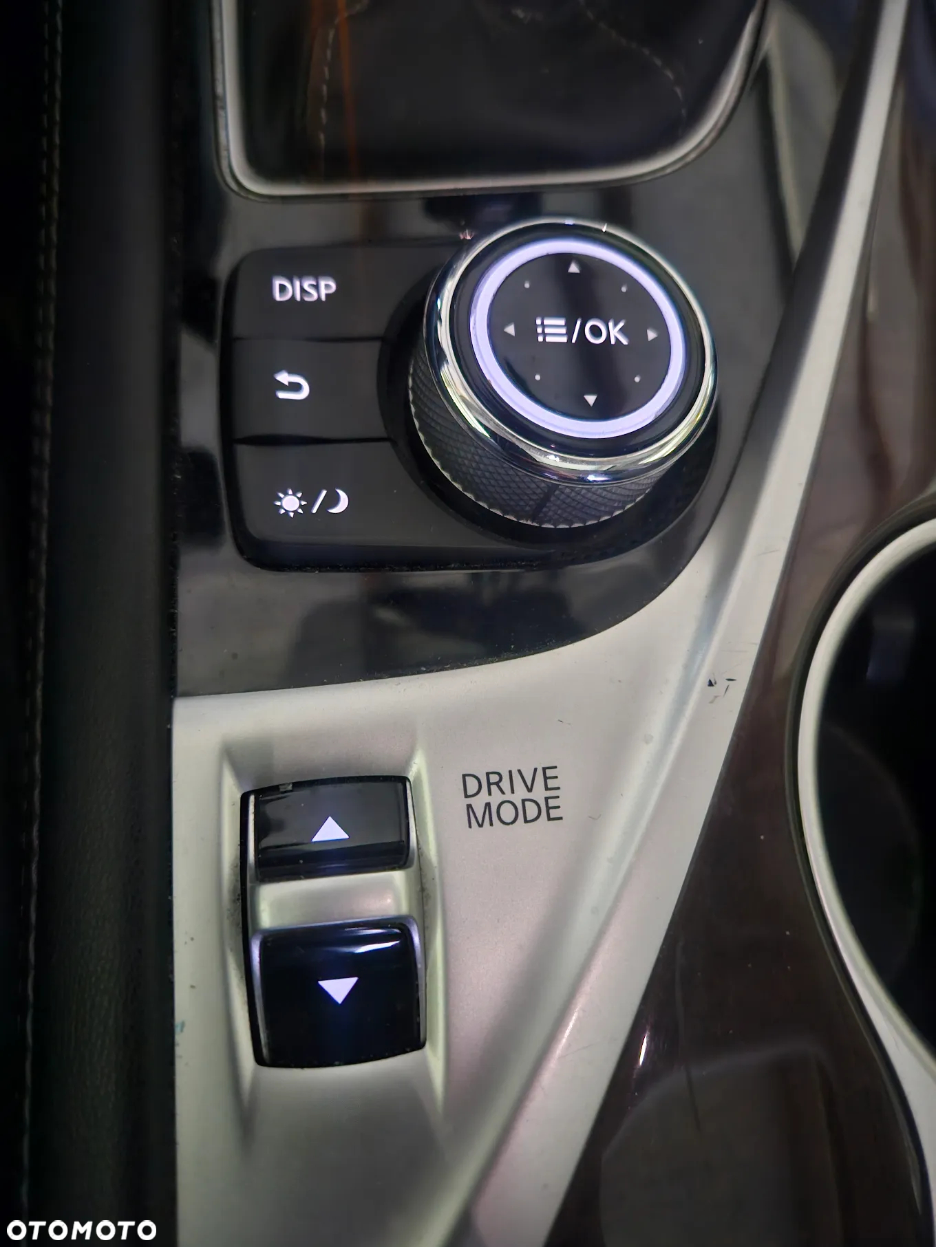 Infiniti Q50 - 23