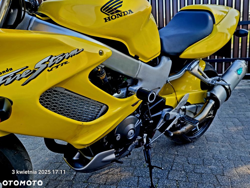 Honda VTR - 24