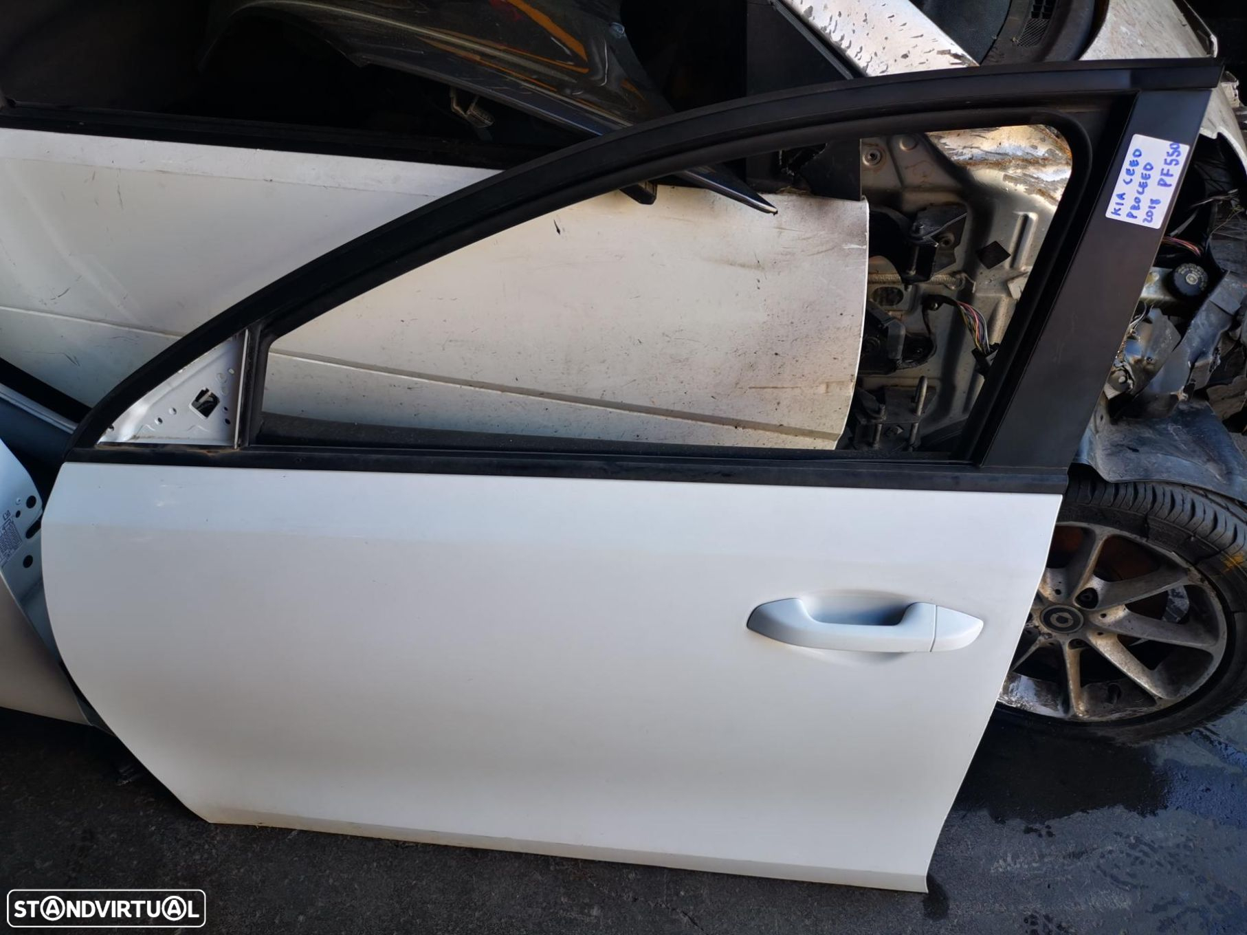 KIA CEED / PROCEED PORTA FRENTE ESQUERDA - PF550 - 2