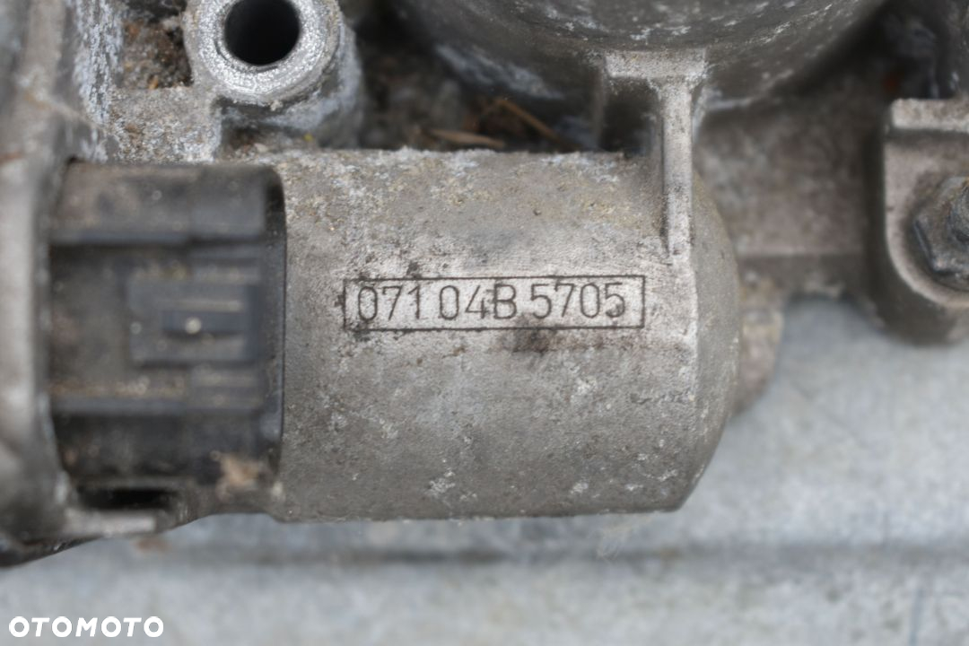 PRZEPUSTNICA OPEL VECTRA C SIGNUM 2.2 16V Z22YH - 2
