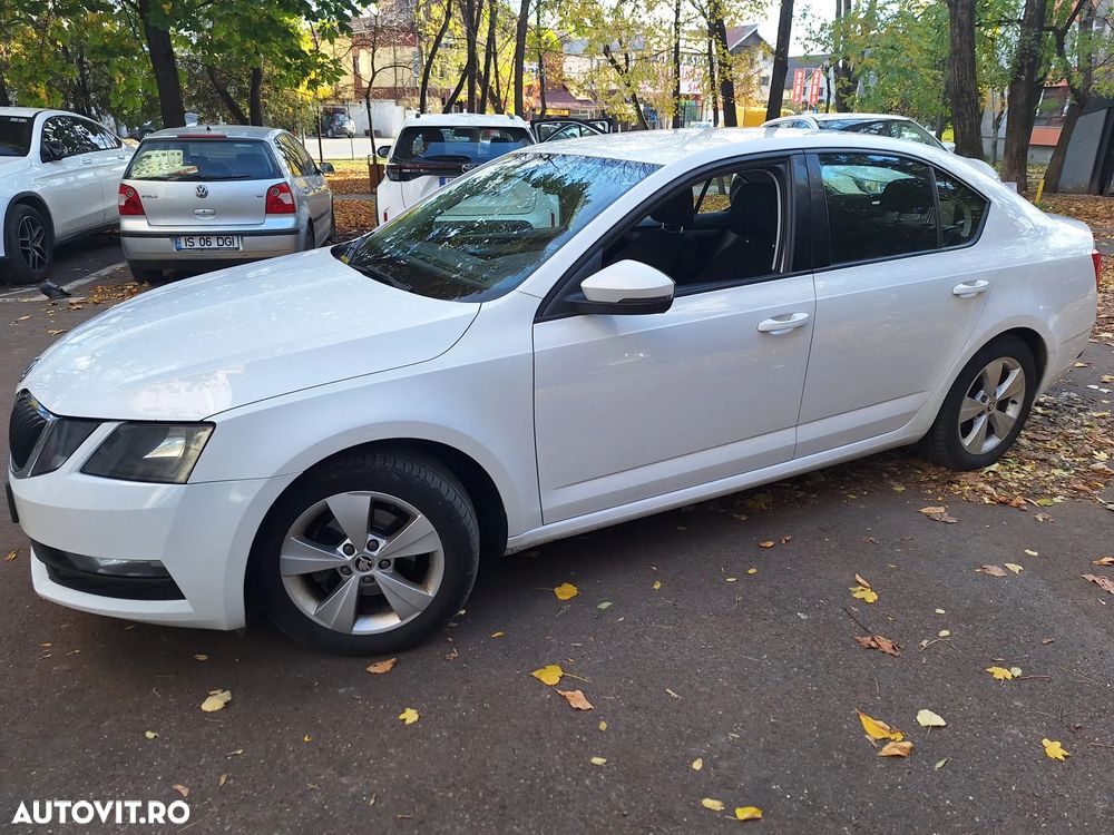 Skoda Octavia Combi Diesel 1.6 TDI Style - 2