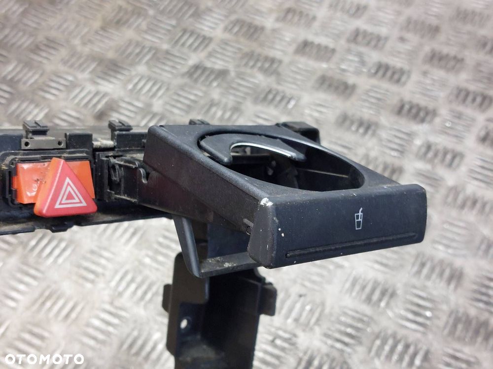 UCHWYT NA KUBEK CUPHOLDER + PRZEŁĄCZNIK AWARYJNYCH AUDI A6 C5 4B0941509D - 3