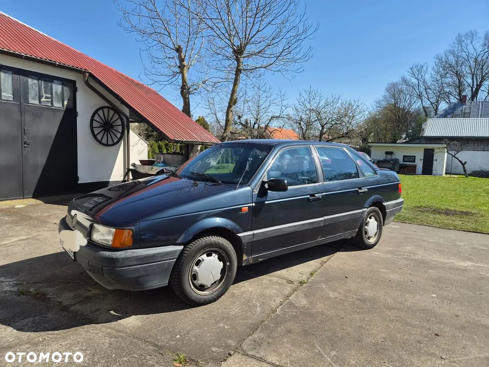 Volkswagen Passat 1.8 CL - 1