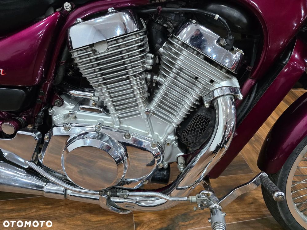 Suzuki Intruder - 10