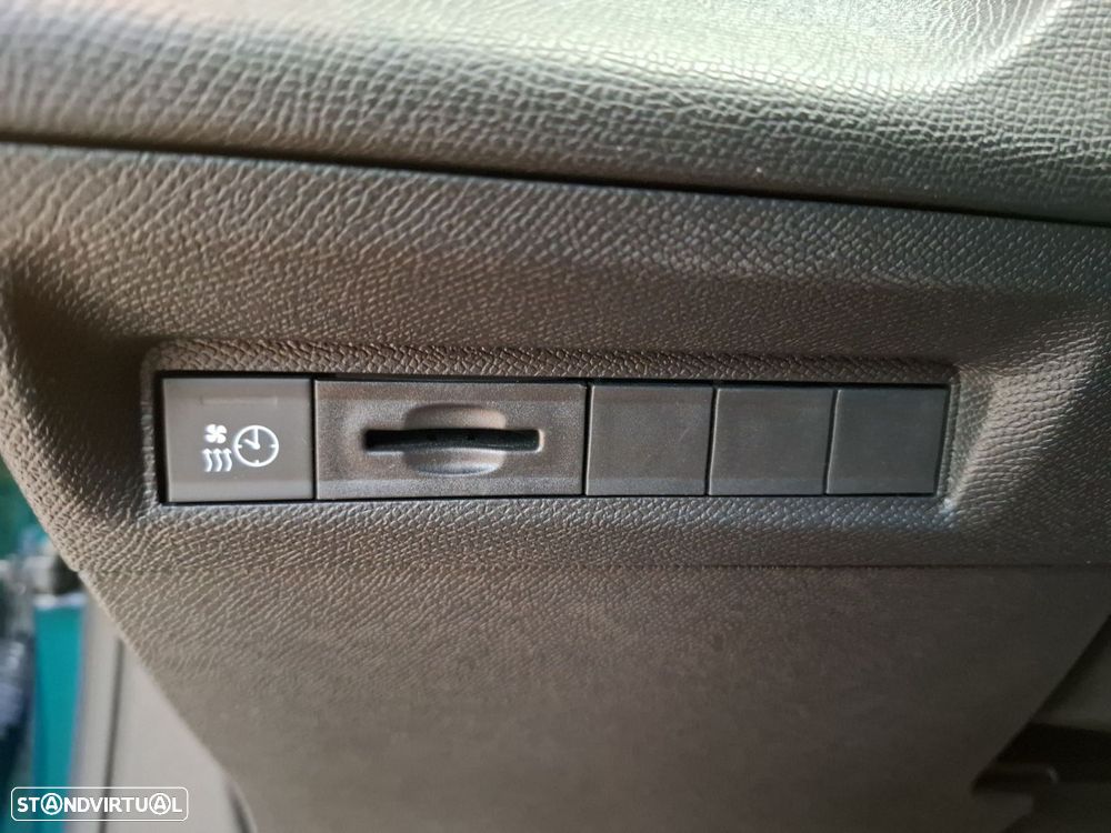 Peugeot e-308 58 kWh GT - 21