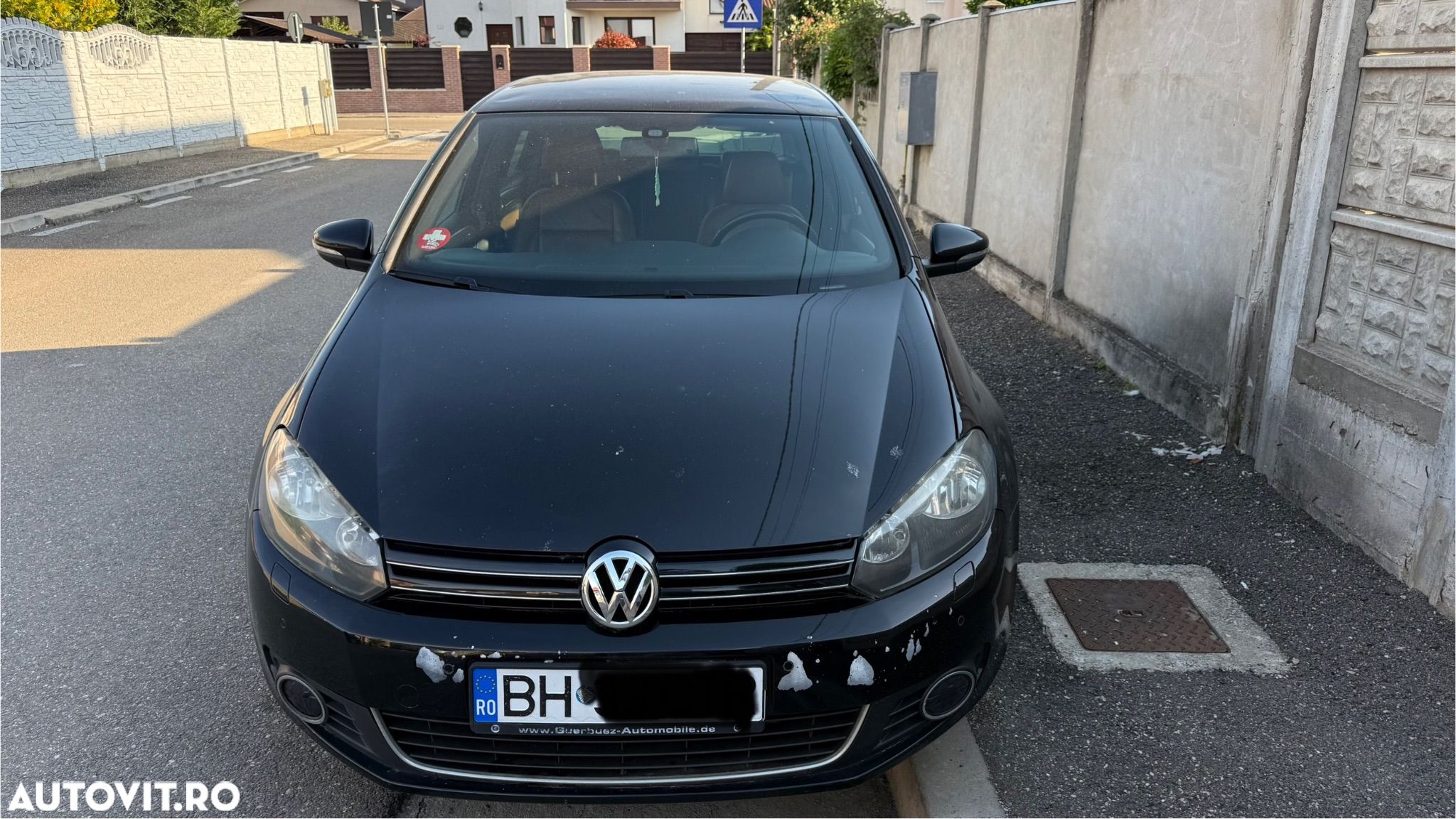 Volkswagen Golf - 1