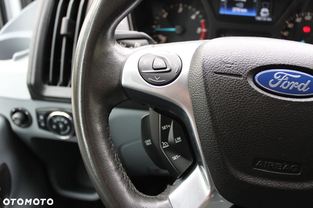 Ford Transit - 25