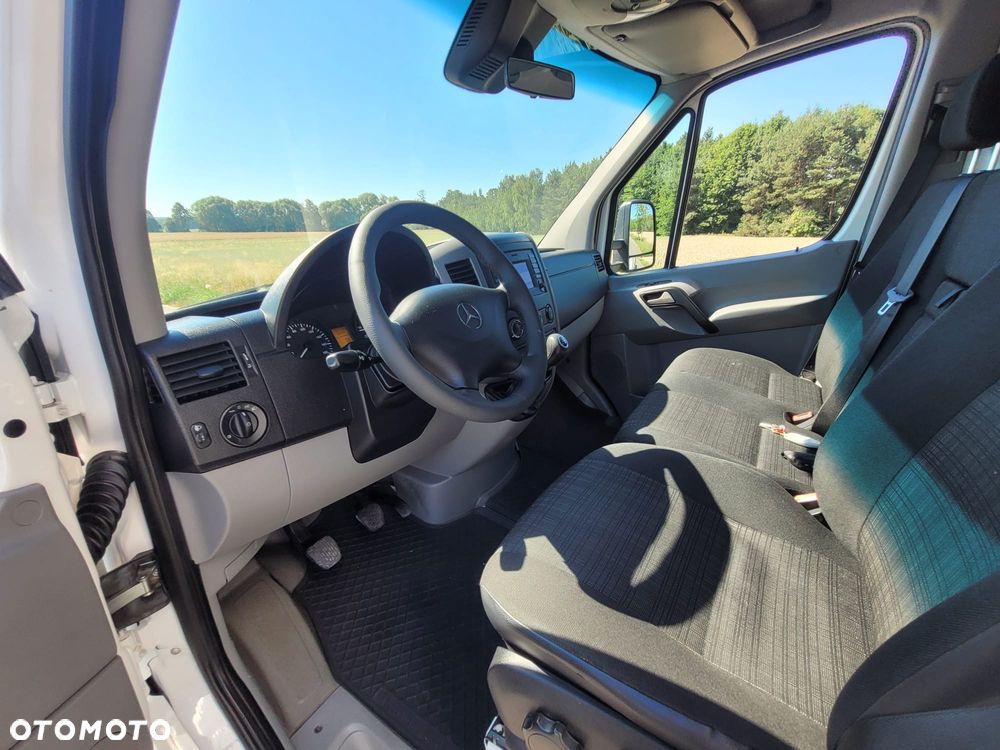 Mercedes-Benz Sprinter - 23
