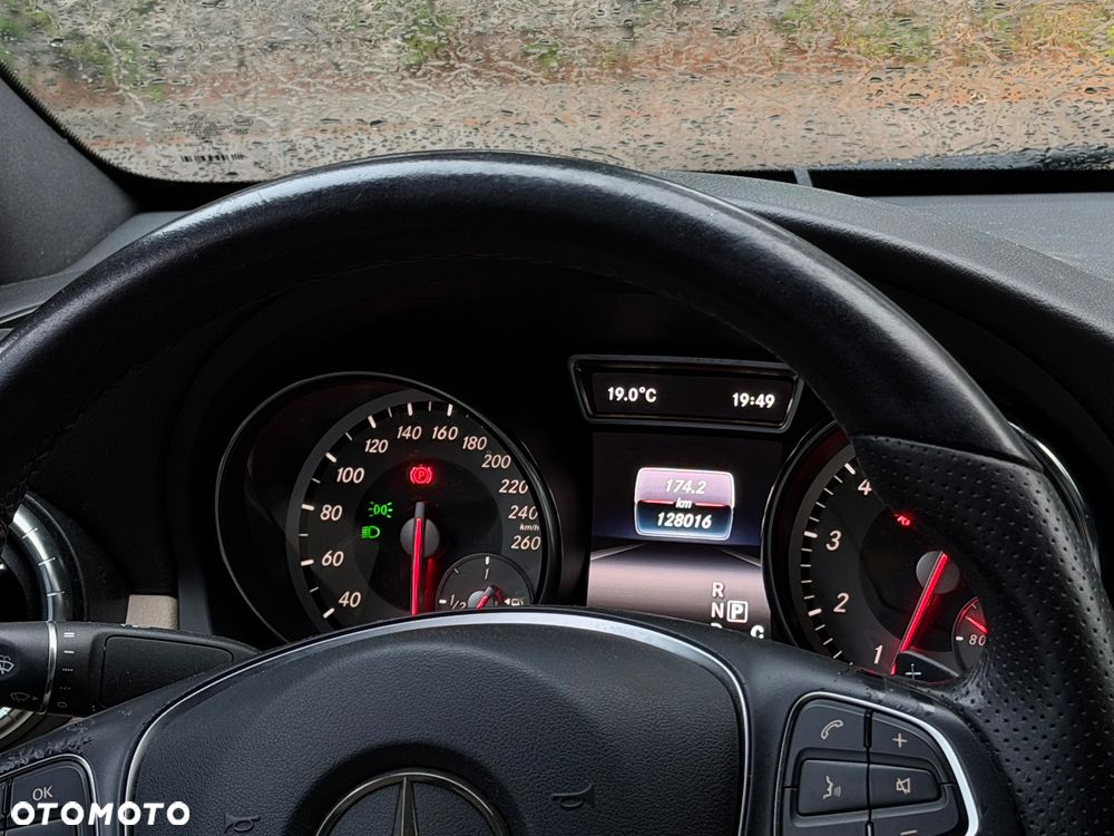 Mercedes-Benz CLA 250 4Matic 7G-DCT AMG Line - 13