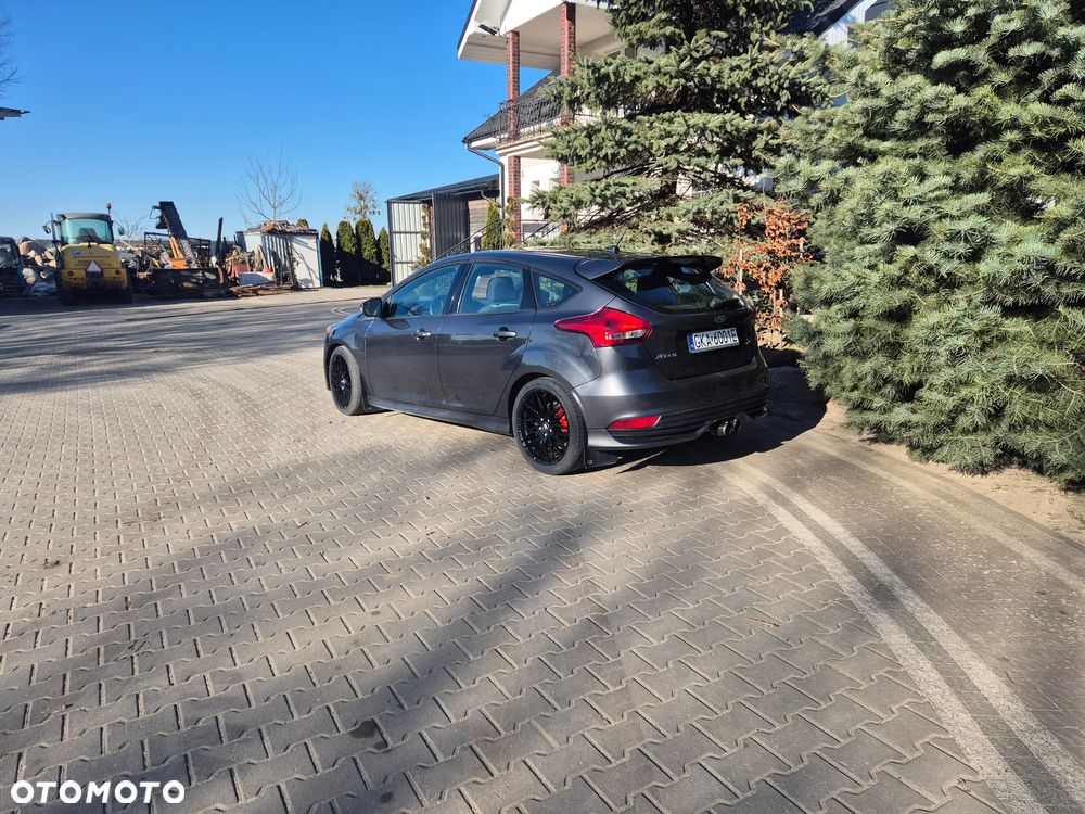 Ford Focus ST - 7