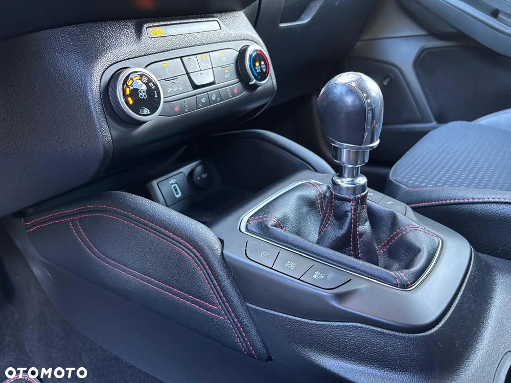Ford Focus 2.0 EcoBlue ST-Line - 15